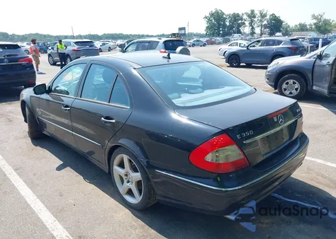 2009 Mercedes-Benz E 350 4Matic z USA, uszkodzony, nr VIN WDBUF87X49B434178